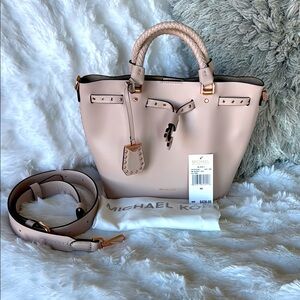 NWOT Michael Michael Kors Blakely, small bucket bag